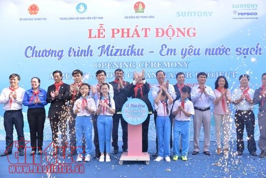 30 trường tiểu học tham gia chương trình 'Mizuiku - Em yêu nước sạch' ảnh 1